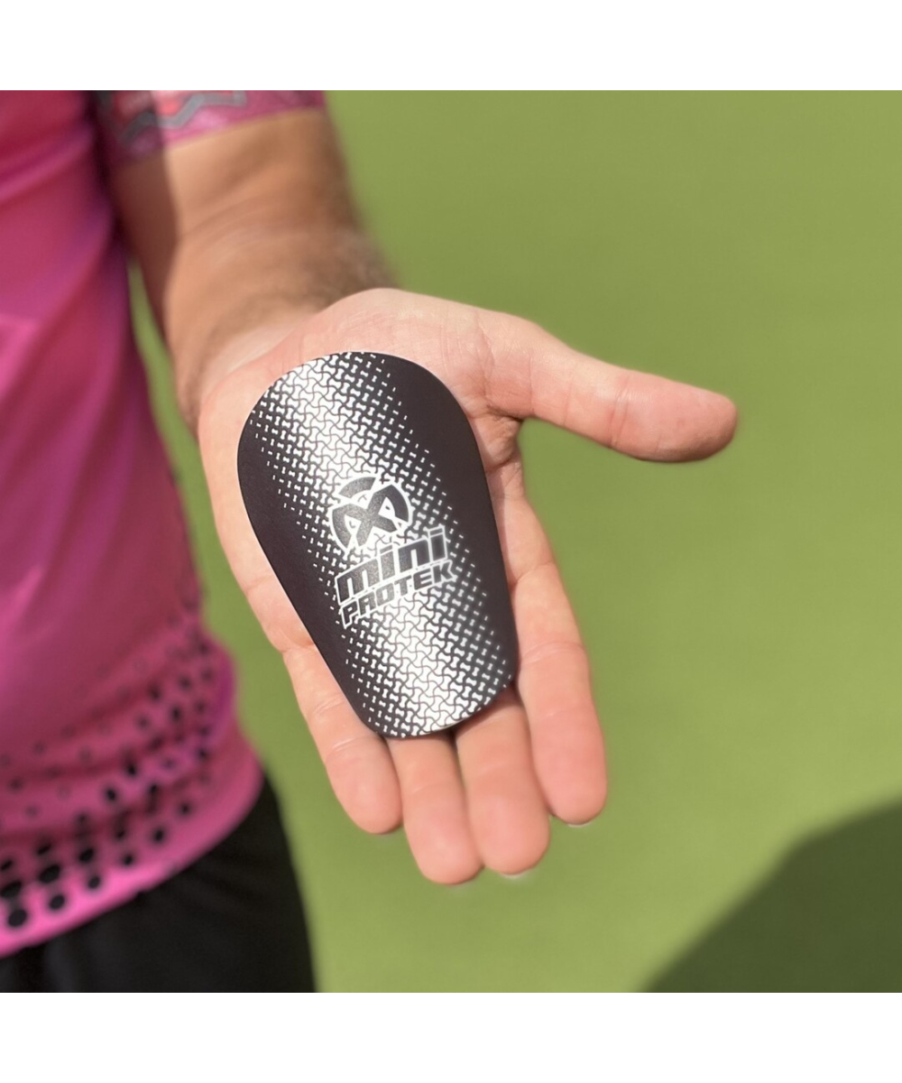 AIRLITE BASIC SOCCER SHIN GUARDS